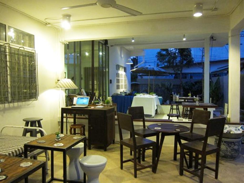 Baan Rare Guesthouse Udon Thani Ngoại thất bức ảnh