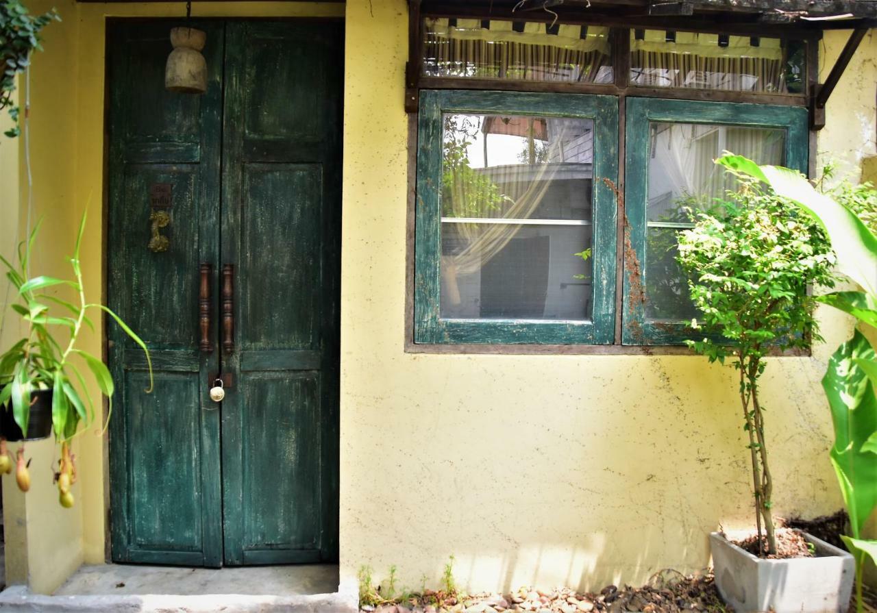 Baan Rare Guesthouse Udon Thani Ngoại thất bức ảnh