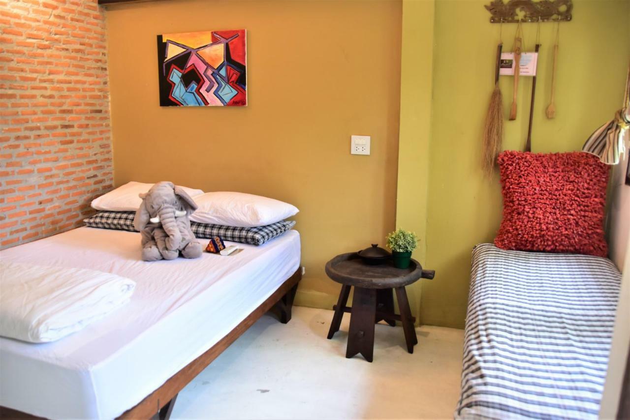 Baan Rare Guesthouse Udon Thani Ngoại thất bức ảnh