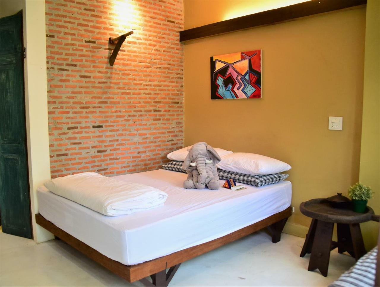 Baan Rare Guesthouse Udon Thani Ngoại thất bức ảnh